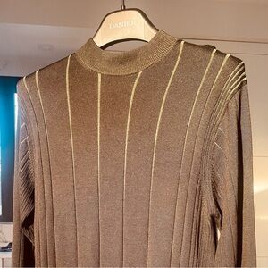 Jhane Barnes100%Silk Black Long Sleeve Sweater with Green Stripe’s